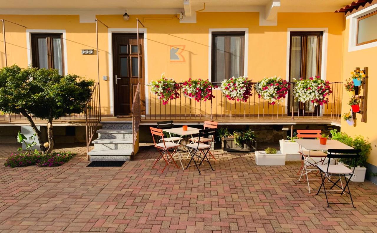 Bed and Breakfast Bb Borgo Biella Candelo Esterno foto